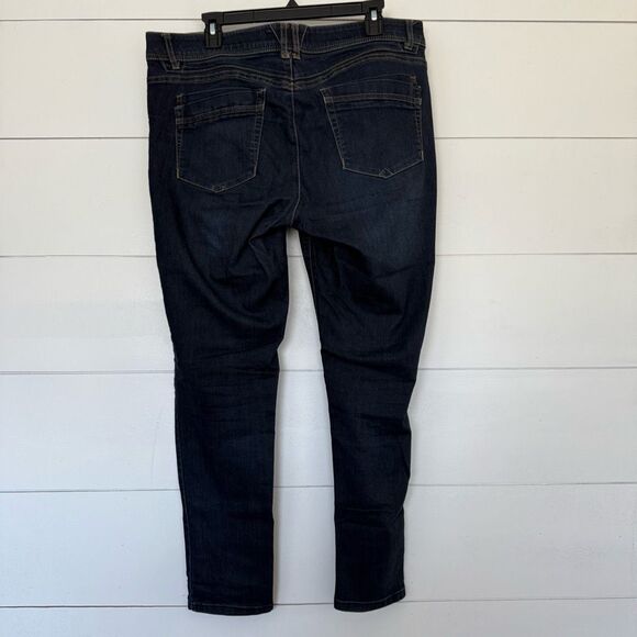 Democracy Women’s 16 Ab Technology Ankle Jeans - Picture 3 of 5